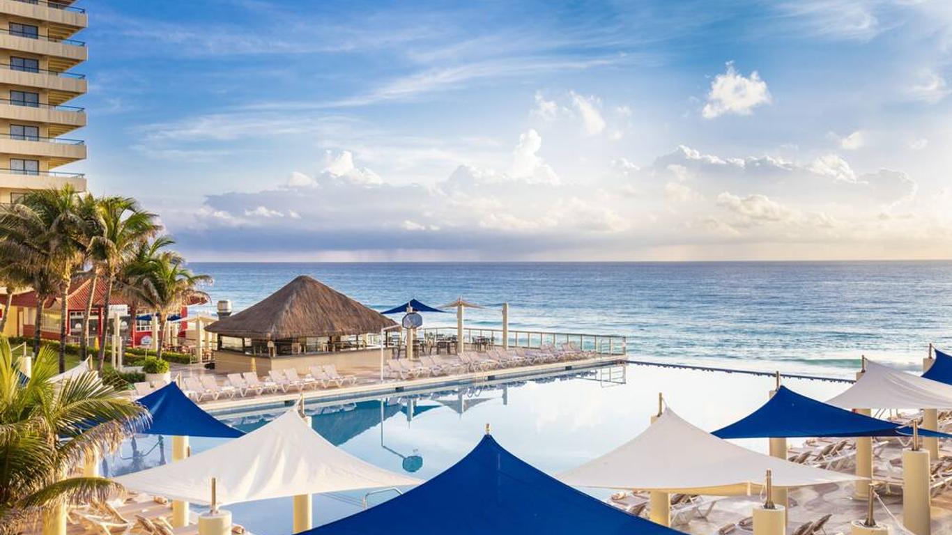 Crown Paradise Club Cancun